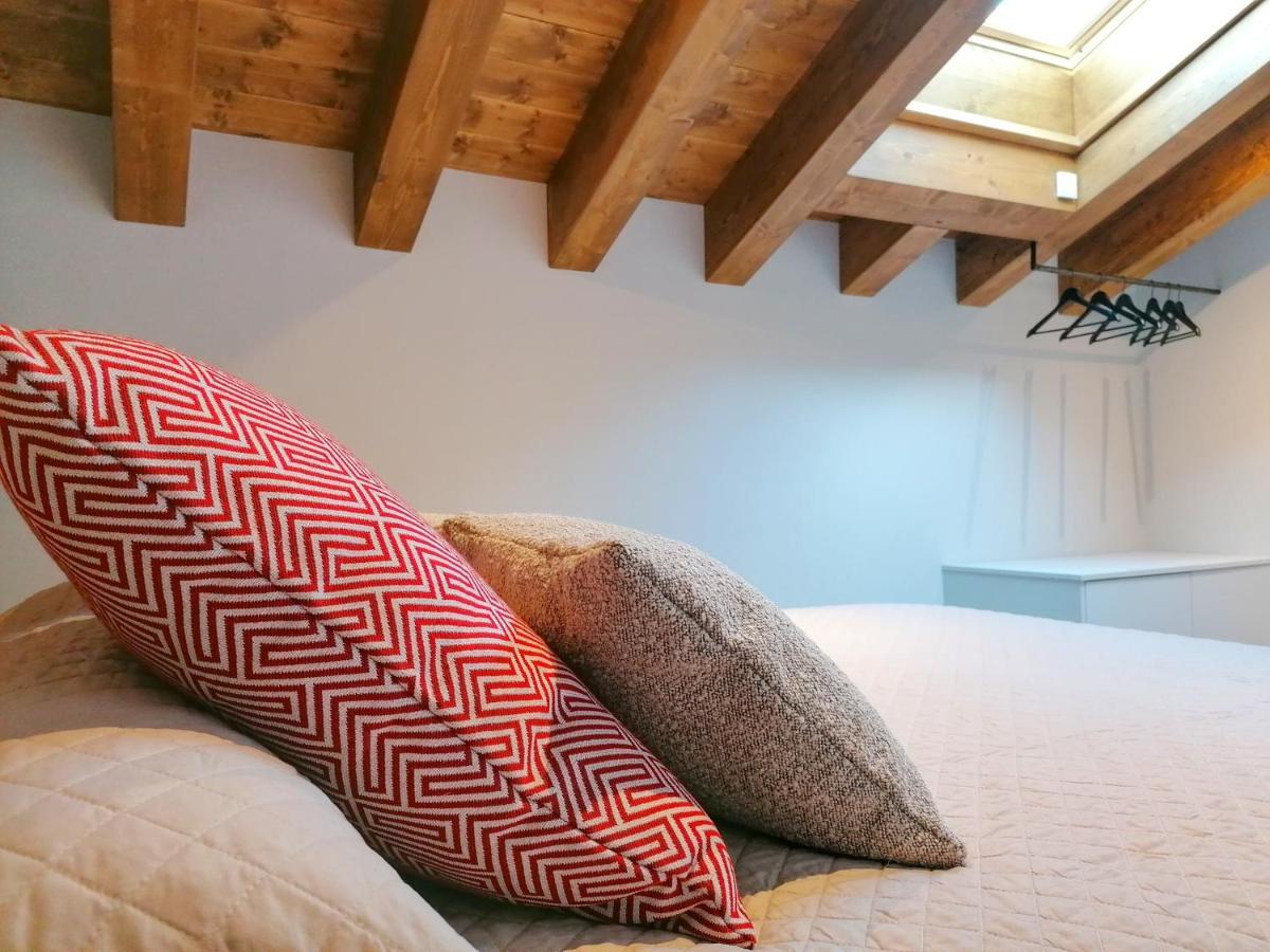 Apartament "El Castell" Casa Rural Cal Rialla Ливия Екстериор снимка