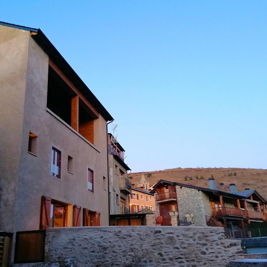 Apartament "El Castell" Casa Rural Cal Rialla Ливия Екстериор снимка