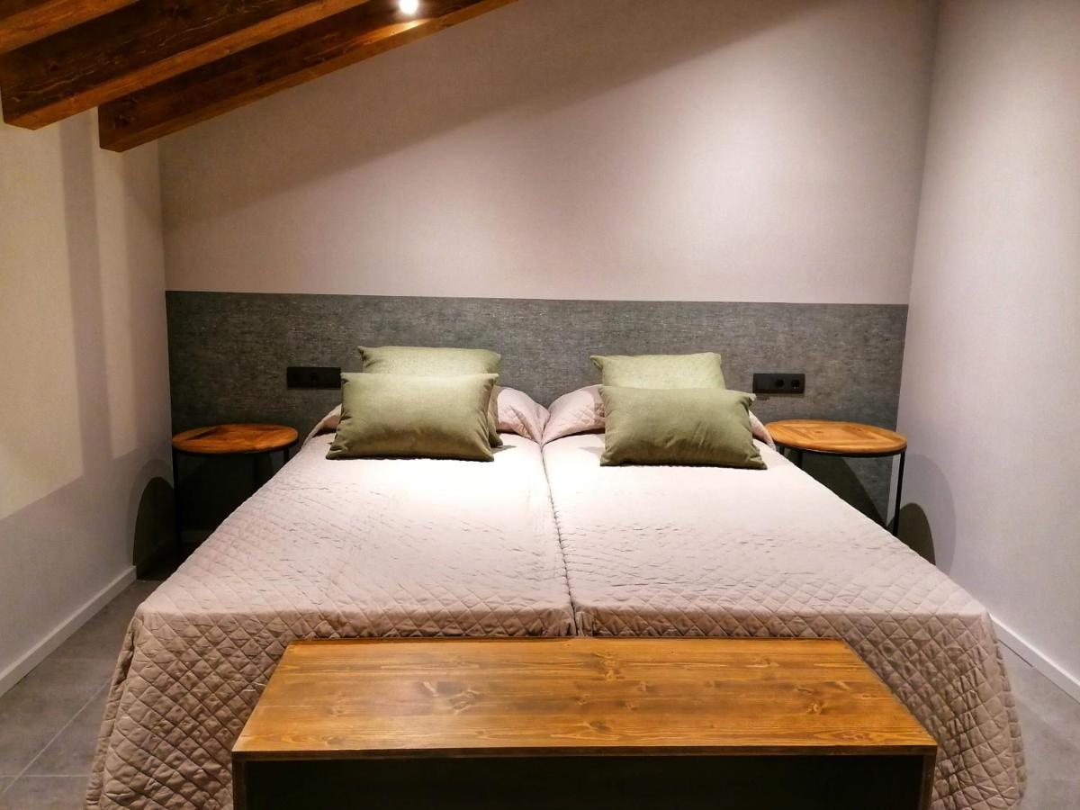 Apartament "El Castell" Casa Rural Cal Rialla Ливия Екстериор снимка