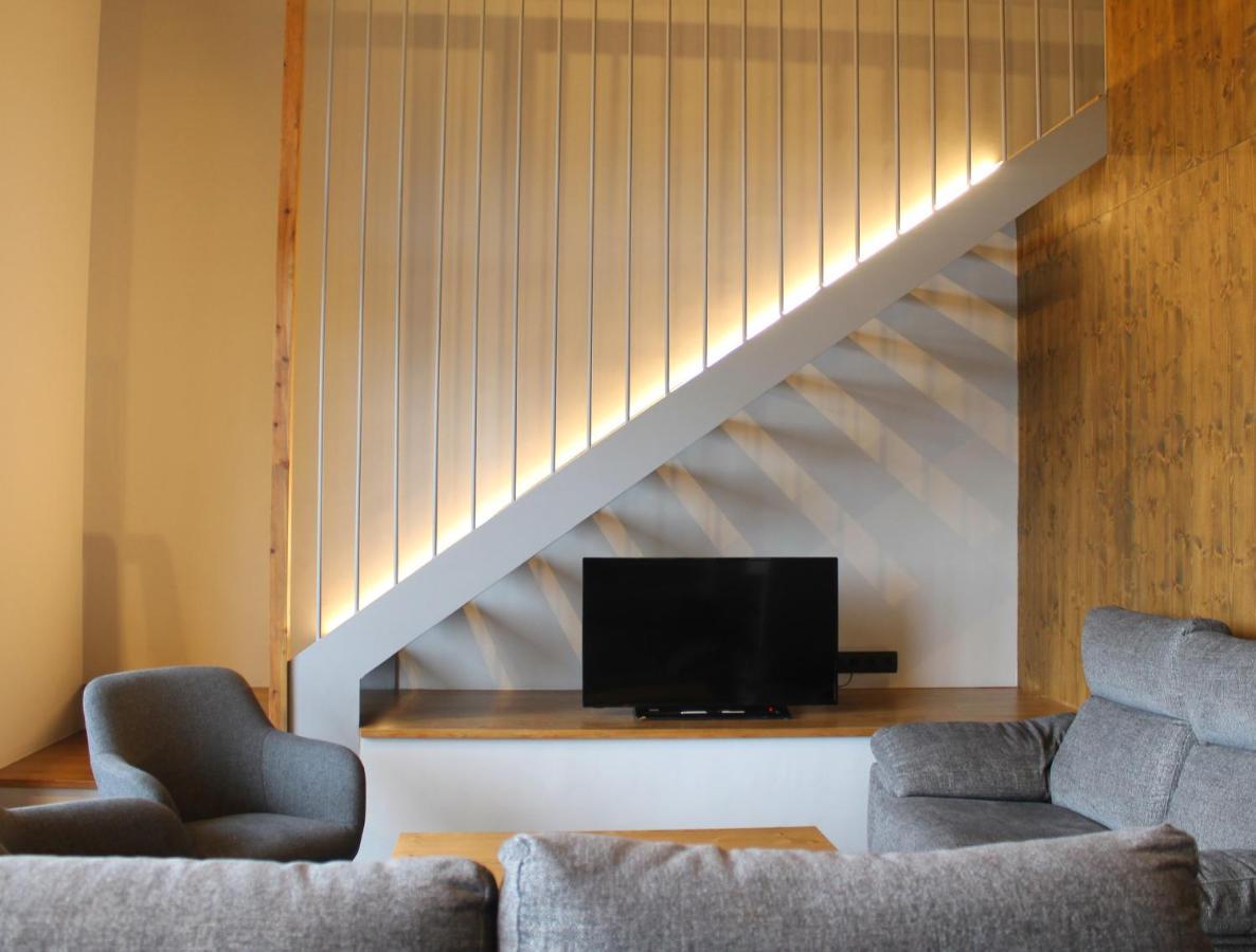 Apartament "El Castell" Casa Rural Cal Rialla Ливия Екстериор снимка